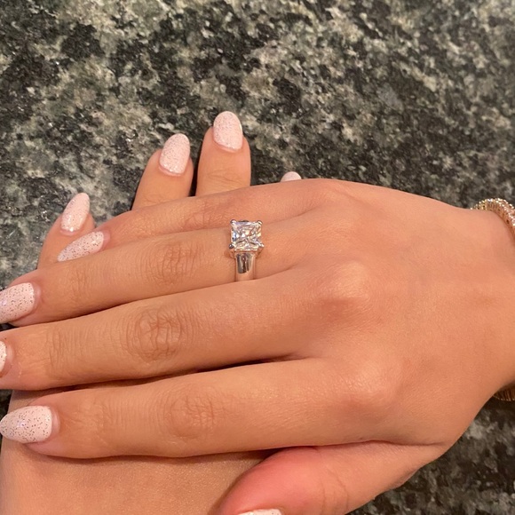 2CT Princess cut CZ Engagement Ring - Picture 6 of 16